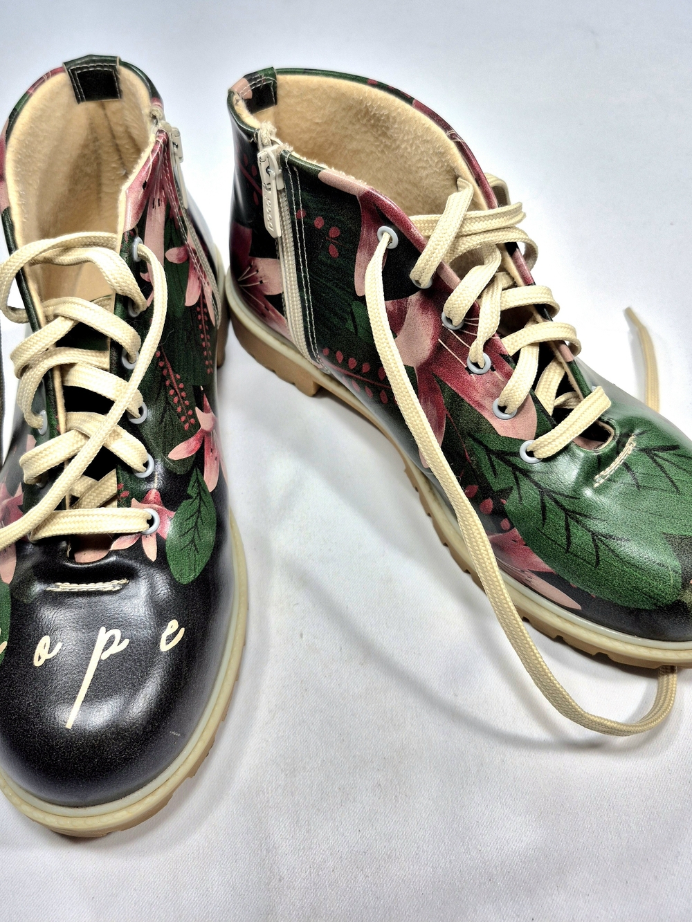 DOGO Brand Floral Lace-Up Ankle Boots in Green & Pink, Like New! Size 39